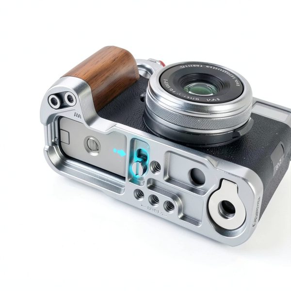 Fujifilm X100VI Handgrip by SmallRig Silver-6